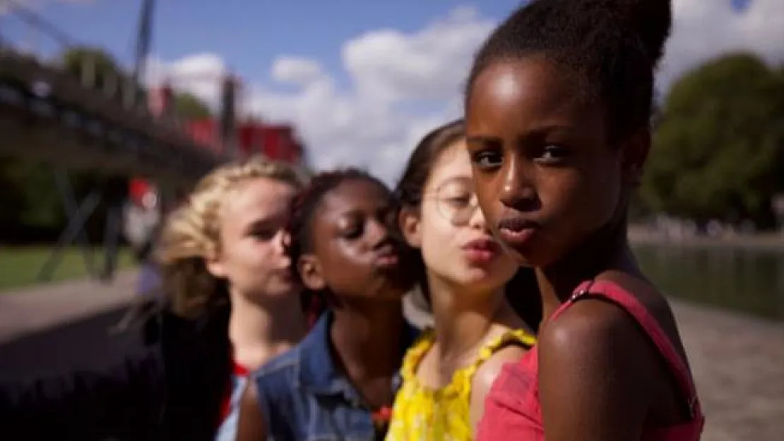Netflix pedofili konulu filmiyle tartışma konusu oldu! Netflix Cuties dizisi nedir? Dizinin konusu ne?