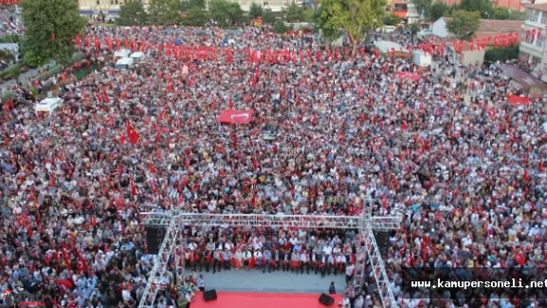 Niğde'deki Demokrasi Mitingine Şehit Astsubay Ömer Halisdemir'in Babası Katıldı