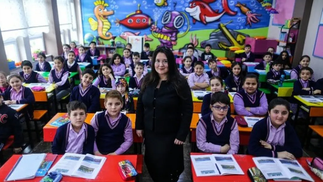 O Öğretmen Sayesinde Öğrenciler Mutlu