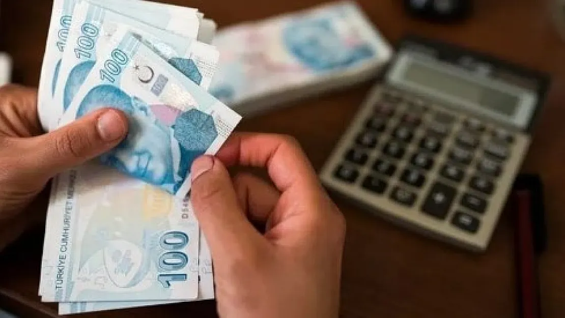 Ödemeler yarın başlıyor: Düşük gelirli ailelere 900 TL veriliyor! PTT'ye giderek paranızı alabilirsiniz