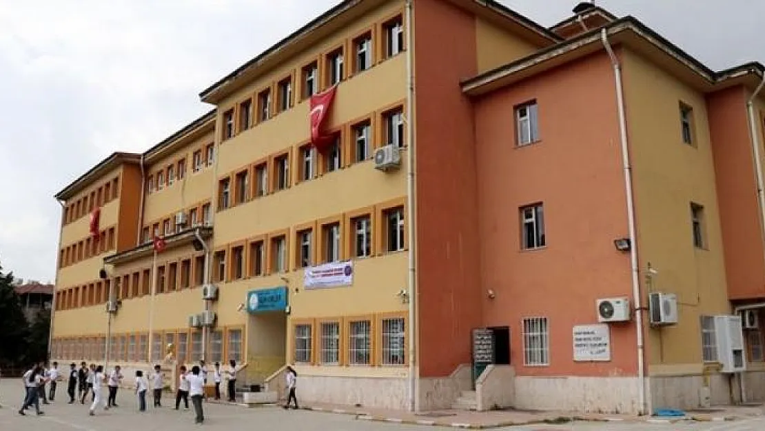 Okullar ne zaman açılacak? Yüz yüze eğitim başlayacak mı? Ortaokul ve liseler için son durum nedir?