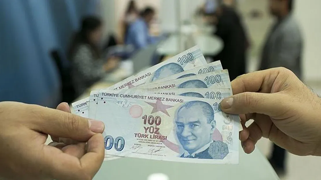 On Bank duyuru geldi! SGK ve BağKur emeklilerine ek ödemeler bugün başladı: Bütün emeklinin hesabına 750 TL yatıyor