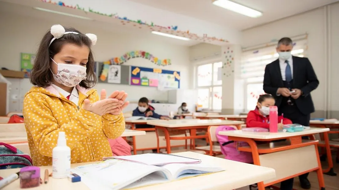 On binlerce çocuk Kovid bulaştıracak denildi! Ekim sonunda yüz yüze eğitime ara açıklaması yapıldı