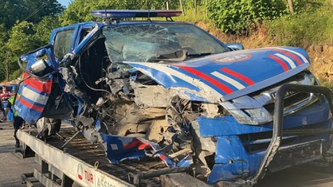 Ordu'da jandarma aracı kaza yaptı! 2 asker yaralandı