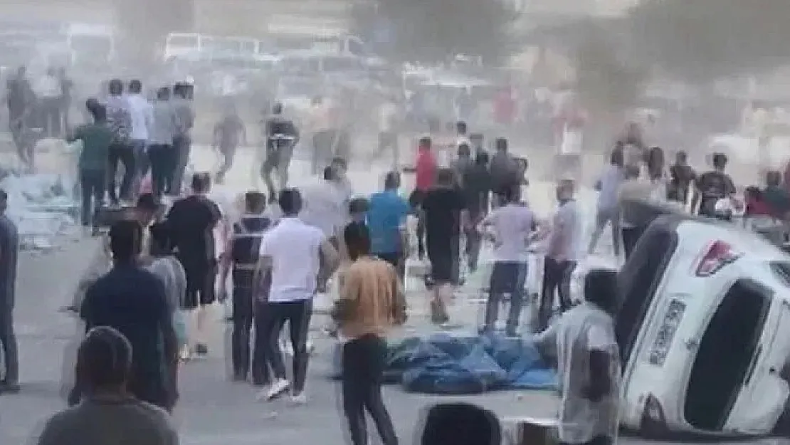 Ortalık kan gölüne döndü: Mardin'de TIR kalabalığın arasına daldı! Çok sayıda kişi öldü