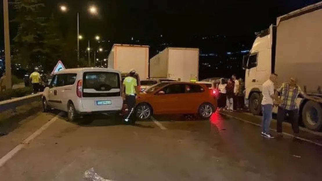 Ortalık resmen birbirine girdi: Feci kaza! 20'den fazla araç birbirine girdi.. Sebebi şaşırttı