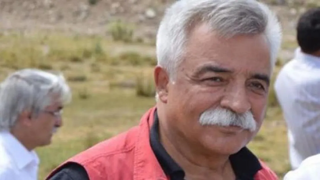Ozan Arif hayatını kaybetti