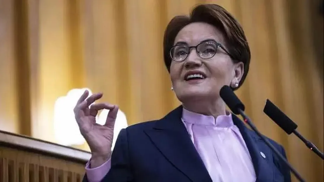 Parti toplantısında korkutan anlar! Meral Akşener'in endişe dolu bakışları korkuttu!