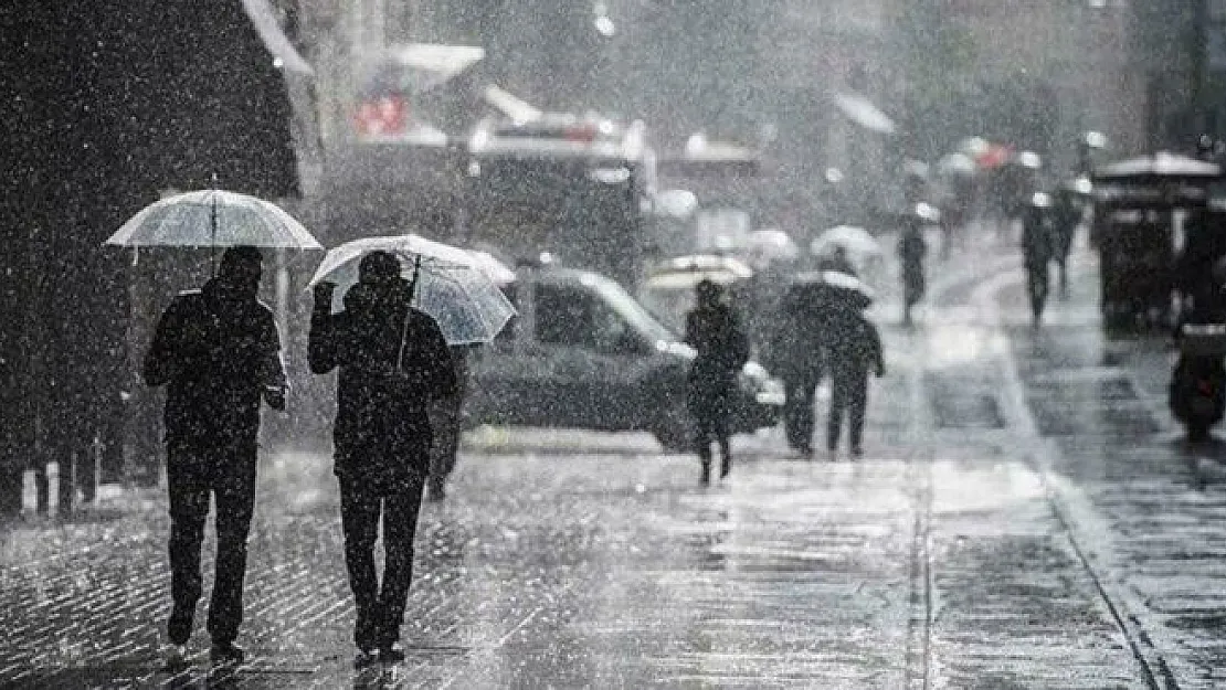 Peş peşe uyarı yapıldı! Çok kuvvetli geliyor: Ankara, İstanbul, İzmir dikkat! Bu saatlerde dışarı çıkmayın