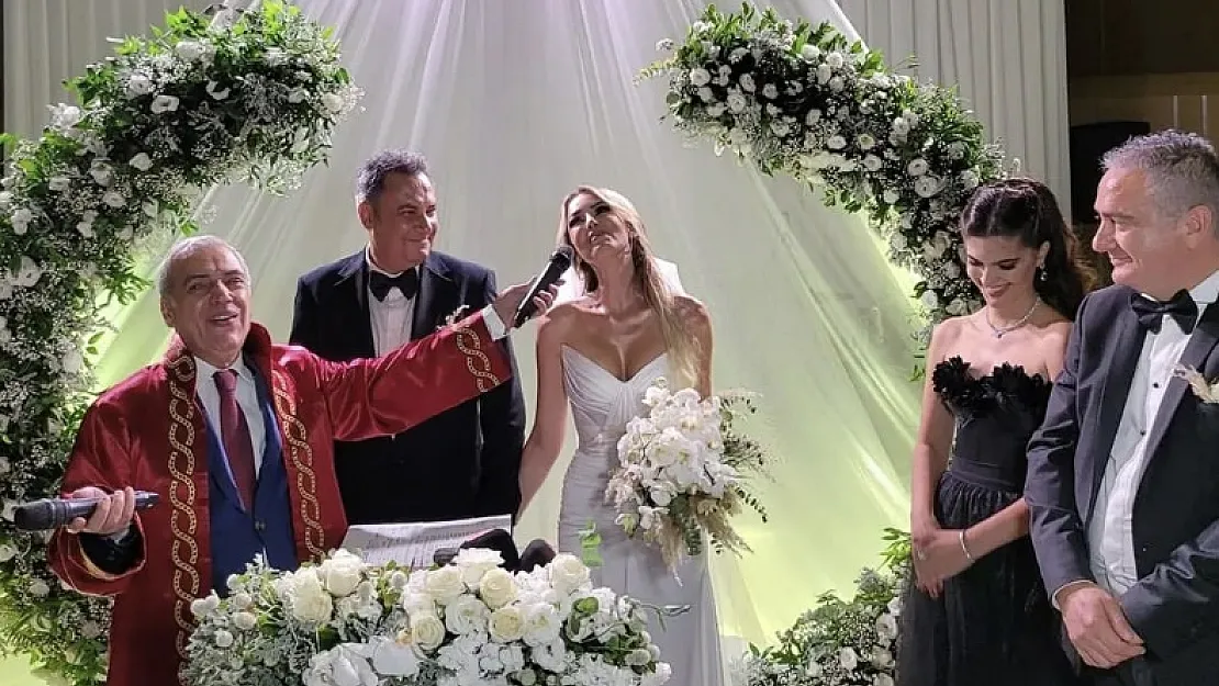 Petek Dinçöz'ün Nida Büyükbayraktar ile ani bir şekilde gerçekleşen düğününün sır perdesi aralandı: Petek Dinçöz hamile mi?