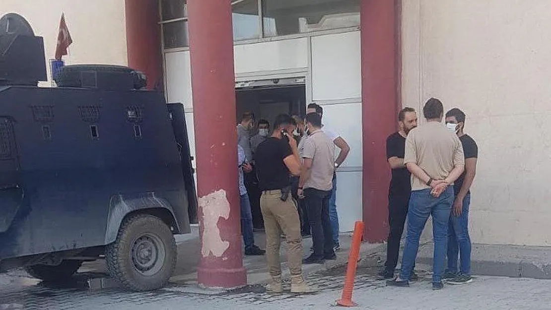 Polis memuru İl Emniyet Müdür Yardımcısını öldürdü!