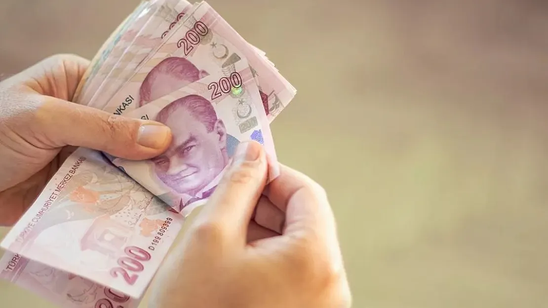 Prim borcu olan EYT'liye müjdeli haber sonunda geldi! Banka kredi desteği ile maaştan taksitle ödeme seçeneği sunuldu!