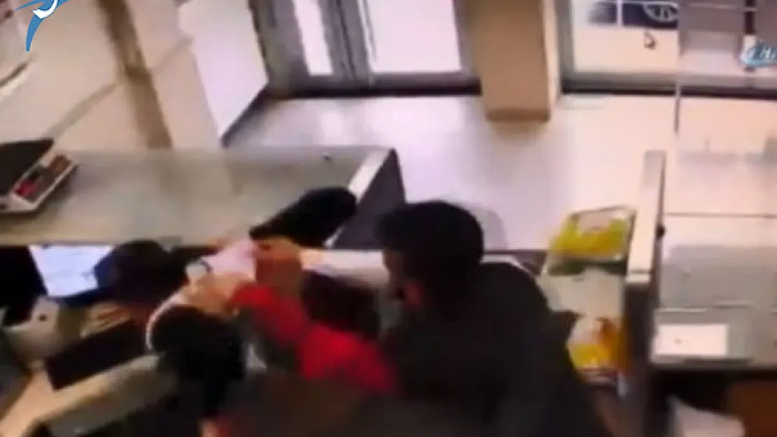 PTT Çalışanına Tekme Tokat Dayak Attılar!