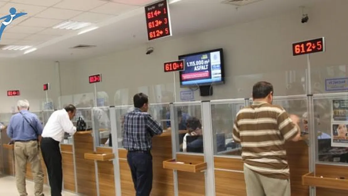 PTT ve Bankalar Arefe Günü Açık Mı? Çalışma Takvimi