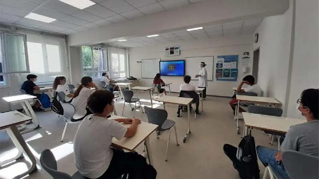 Resmi açıklama geldi! Eğitime arı molası verildi: Okullar 1 gün tatil edildi