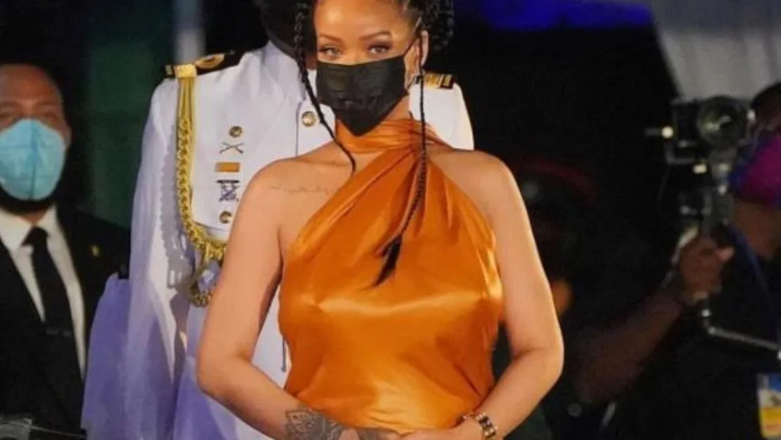 Rihanna hamile! Rihanna evli mi? Rihanna hamilelik fotoğrafları tüm medyayı salladı!