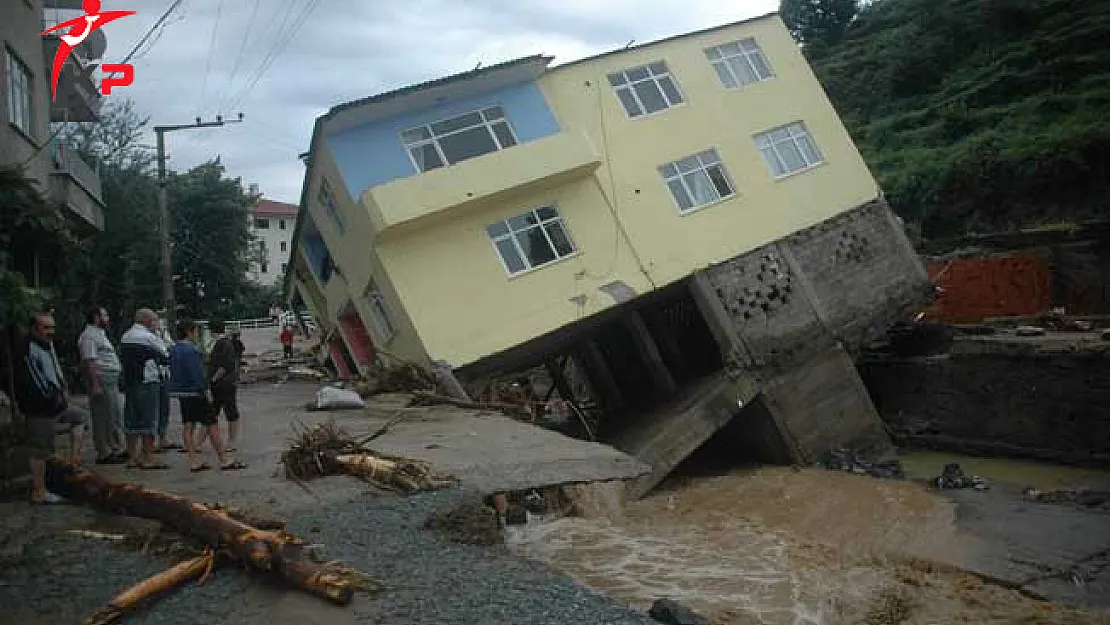 Rize'de Sel Felaketi Can Kaybına Neden Oldu ! Okullar Tatil Edildi...
