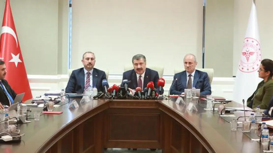 Sağlık Bakanı canlı yayında son 24 saatte ki tüm Corona virüsü vaka sayısını açıkladı!
