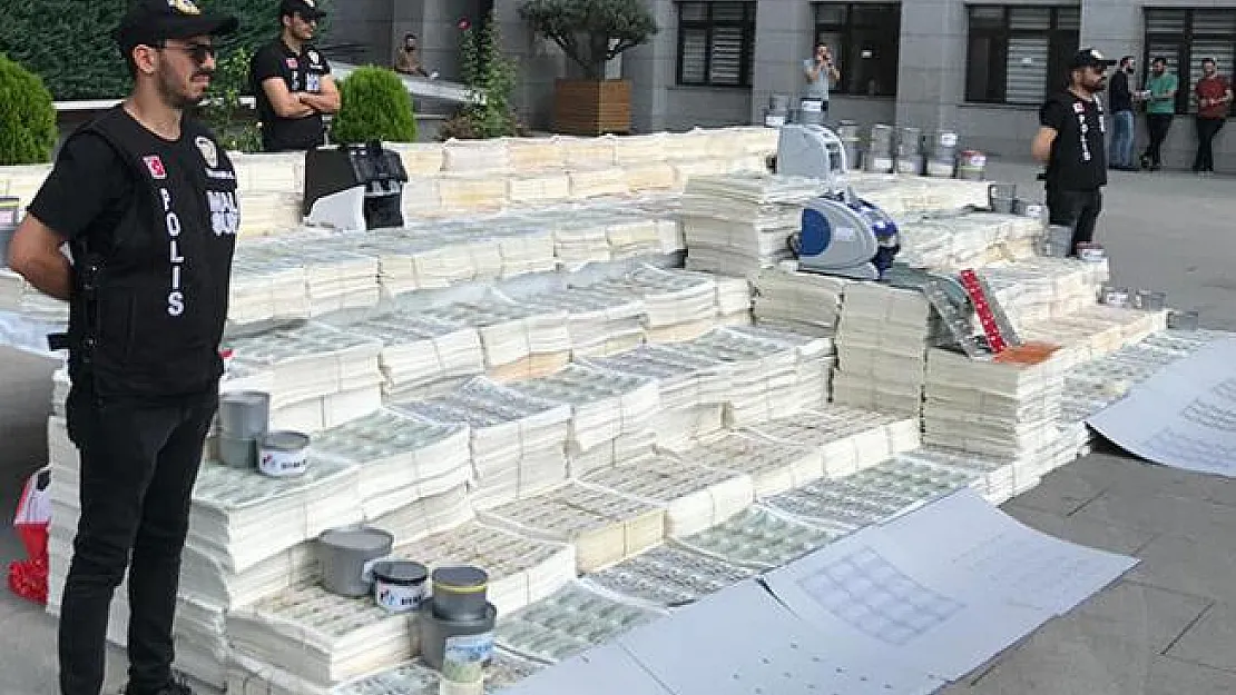 Sahte dolar baskını! İstanbul'da operasyon
