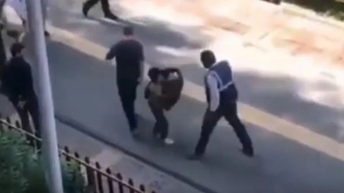 Sahte Zabıta görevlisinin kâğıt toplayan küçük çocuğa attığı tokat vicdanları kanattı!