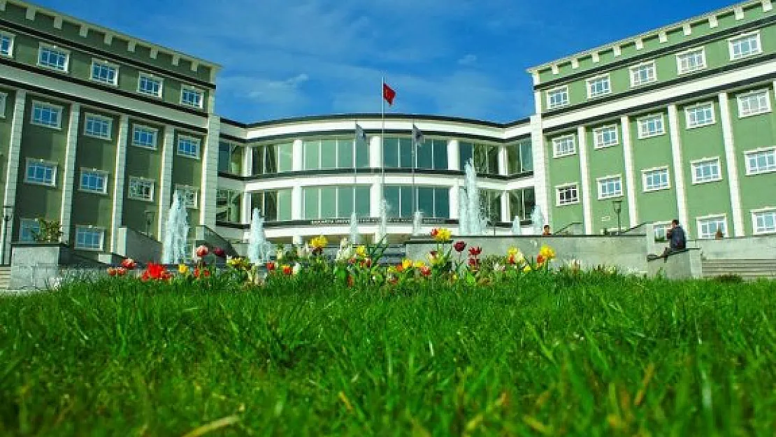 Sakarya Üniversitesi 22 Akademik Personel Alacak