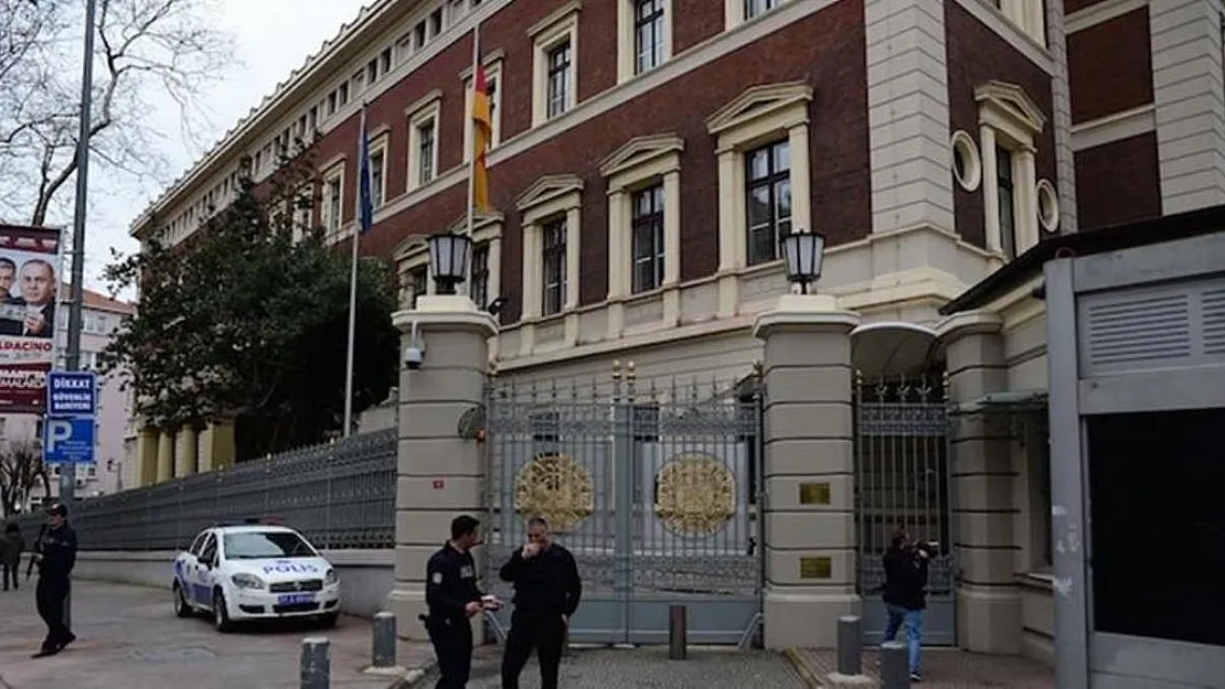 Saldırı endişesiyle İstanbuldaki Almanya Başkonsolosluğu çalışmasını durdurdu!