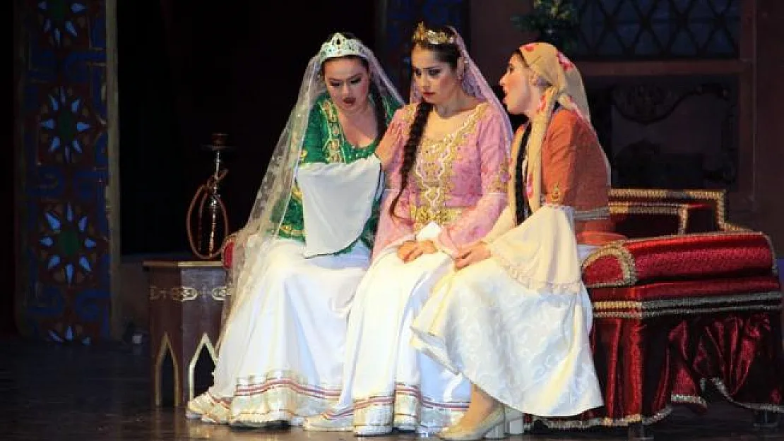 SAMDOB 'Arşın Mal Alan' operetini sahneledi