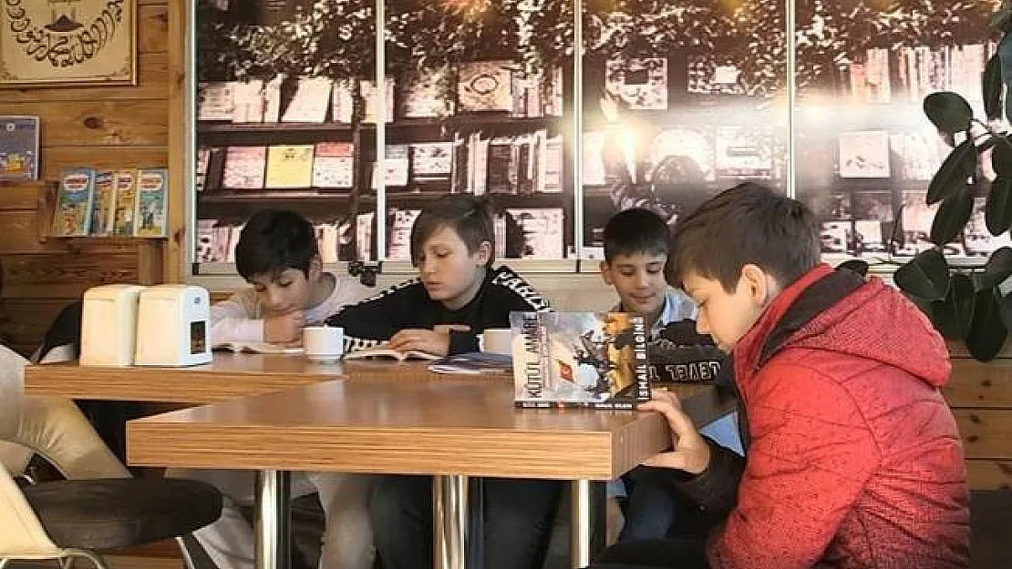 Samsun'da bulunan bir cafede ücretsiz çay, çorba ve gözleme ikram ediliyor