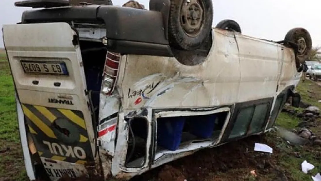 Şanlıurfa Siverek'de öğretmenleri taşıyan servis devrildi çok sayıda kişi yaralandı