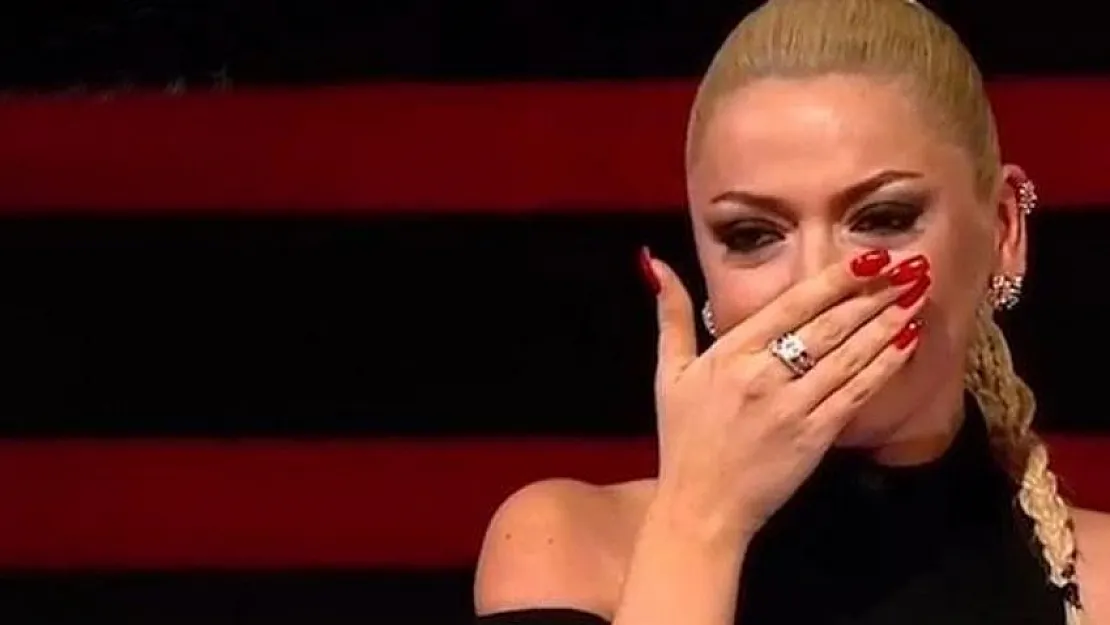 Şarkıcı Hadise isyan etti! Depremden kurtuldu konteynere sığındı! Bu kez sele kapılan konteynerden kaçamadı!