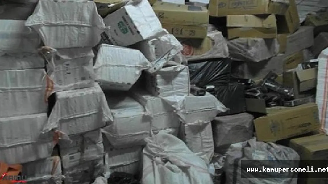 Savcının Evinde 80 Bin Paket Kaçak Sigara Bulundu