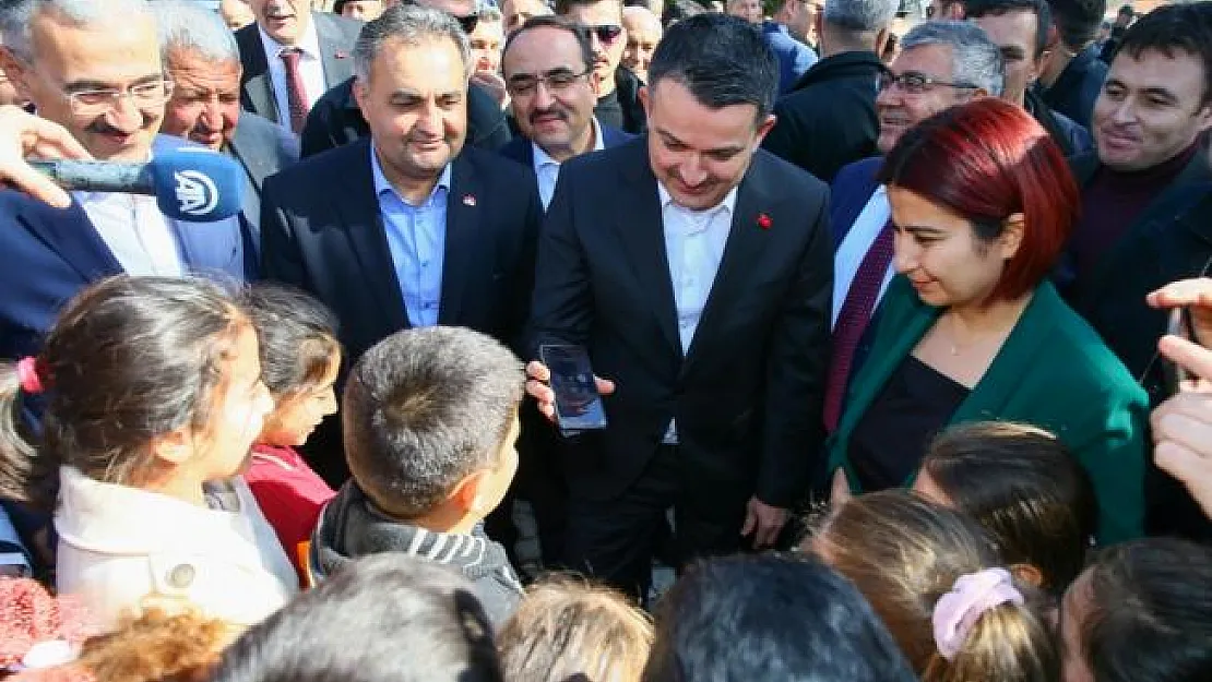 'Seferihisar'da ne yapmış ki İzmir'e ne yapacak?'