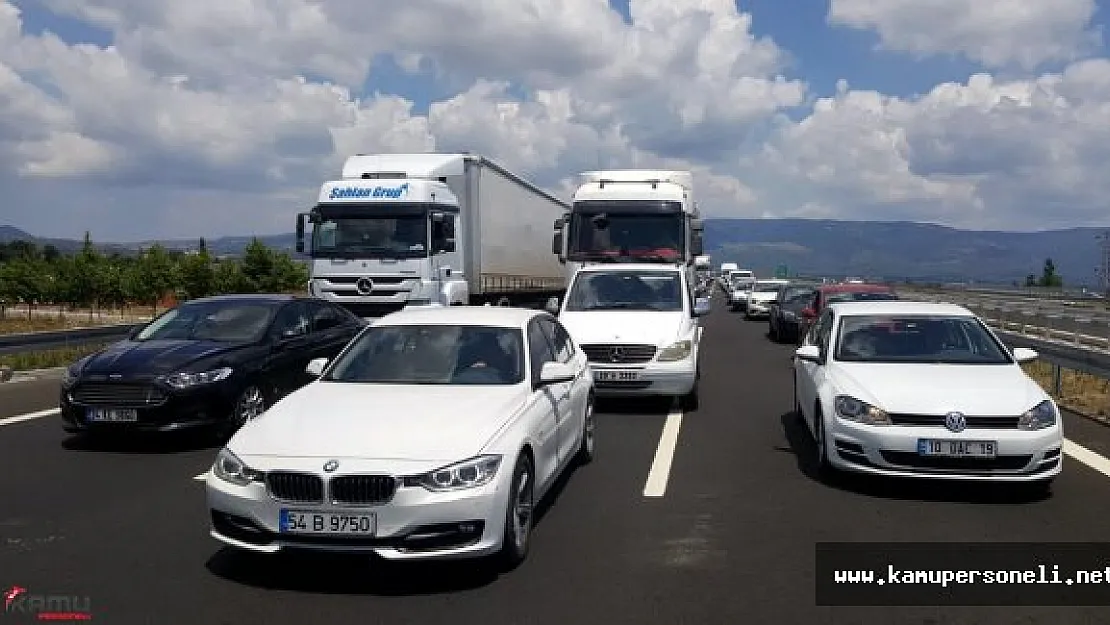 Şehirler Arası Otoyollarda Son Durum ( Gebze İzmir Otoyolu Bayram Yoğunluğu Yaşıyor )