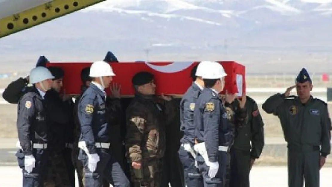 Şehit Polisimizin Cenazesi Erzurum'a Geldi