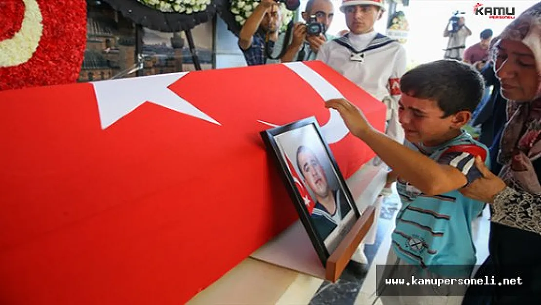 Şehit Sinan Göktaş İzmir'de Son Yolculuğuna Uğurlandı