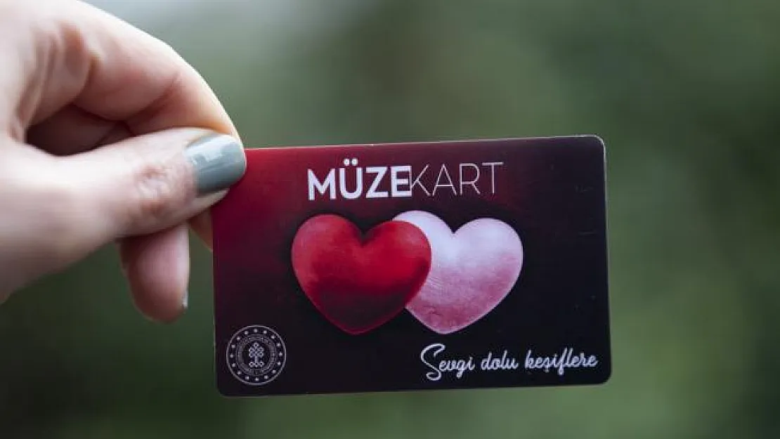 'Sevgilim benimle müzeye gelir misin'
