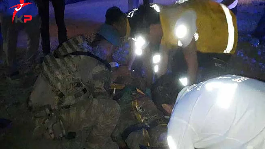 Sıcak Haber ! Asker Minibüsü Kazası: Yaralılar Var