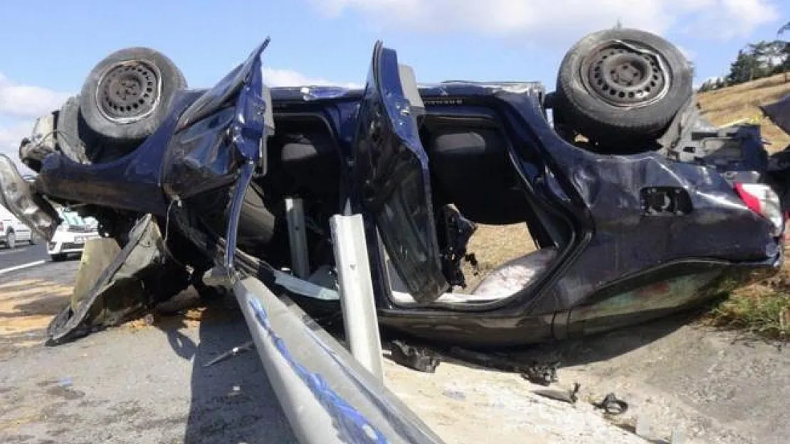 Silivri TEM Otoyolu'nda feci kaza! 1ölü 3 yaralı