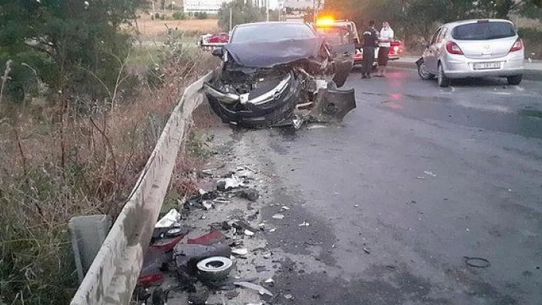 Silivri'de 5 araç birbirine girdi! Çok sayıda yaralı var