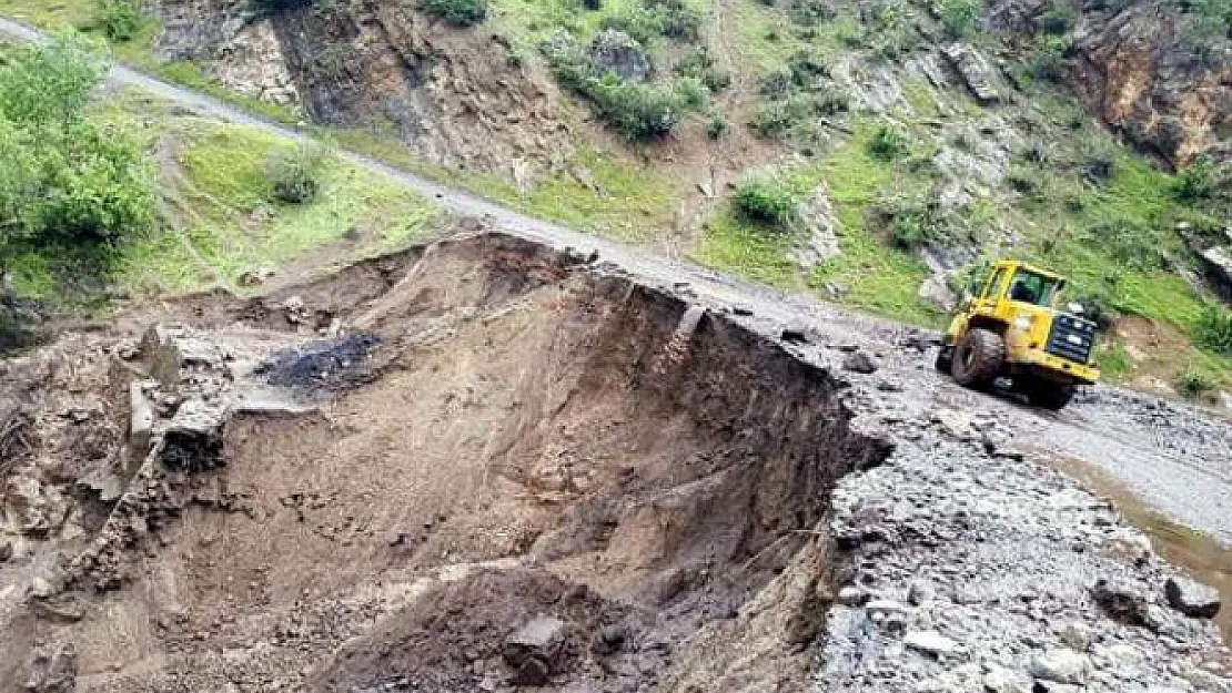 Şırnak-Hakkari karayolu heyelan nedeniyle ulaşıma kapandı
