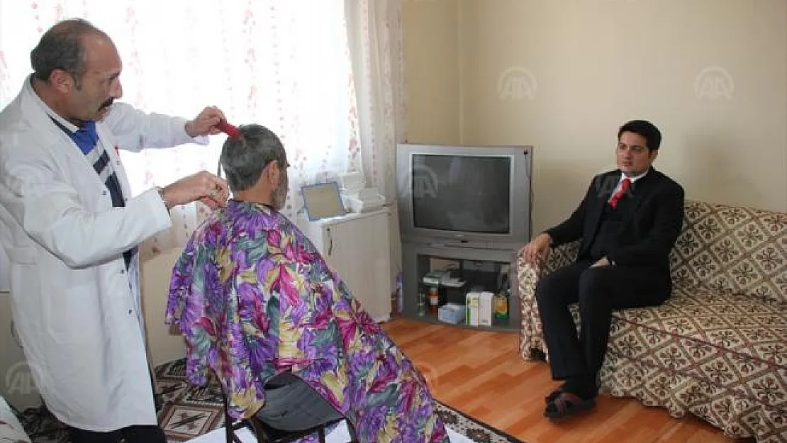 Sivas'ın Zara ilçesinde KOAH hastalarına evde kuaförlük hizmeti