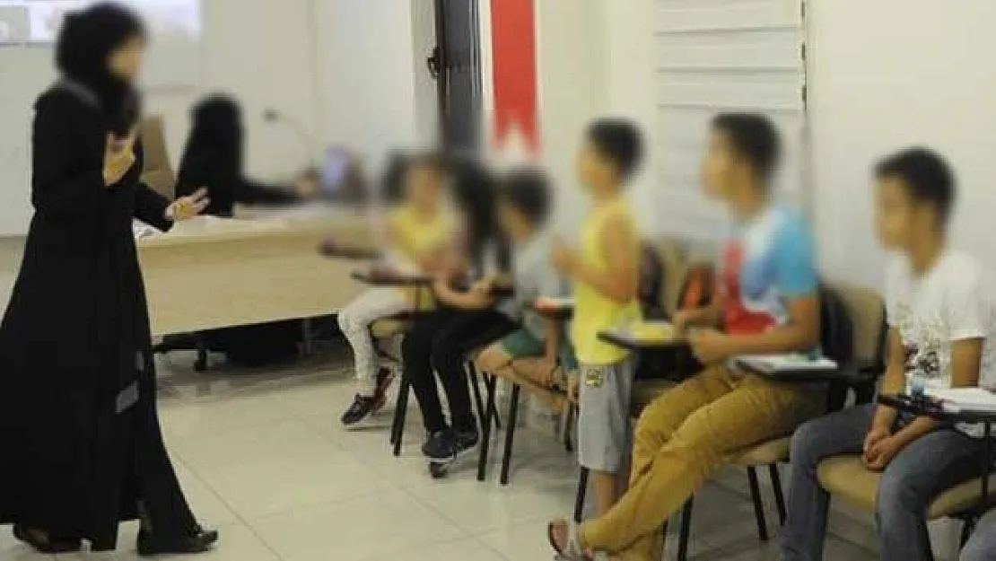 Şok İddia ! MEB 900 Suriyeli Öğretmen Ataması Yaptı
