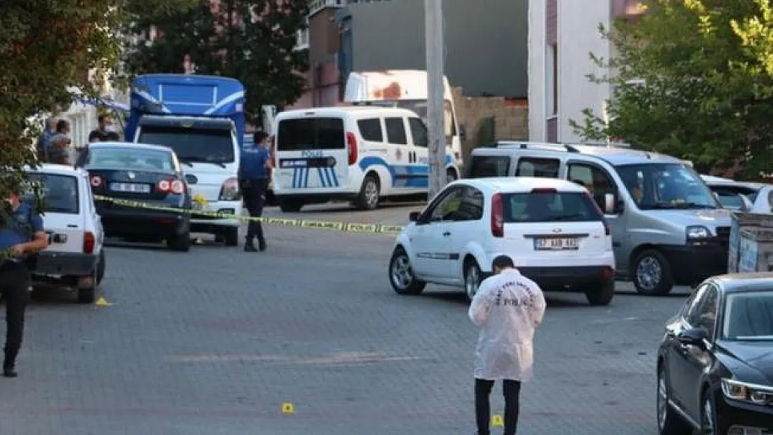 Sokak ortasında rastgele ateş açtılar!