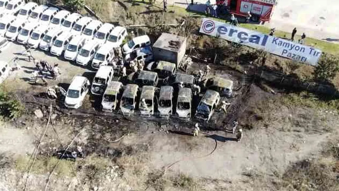 Son Dakika Açıklandı: Otoparkta Yangın Çıktı! Çok Sayıda Araç Küle Döndü