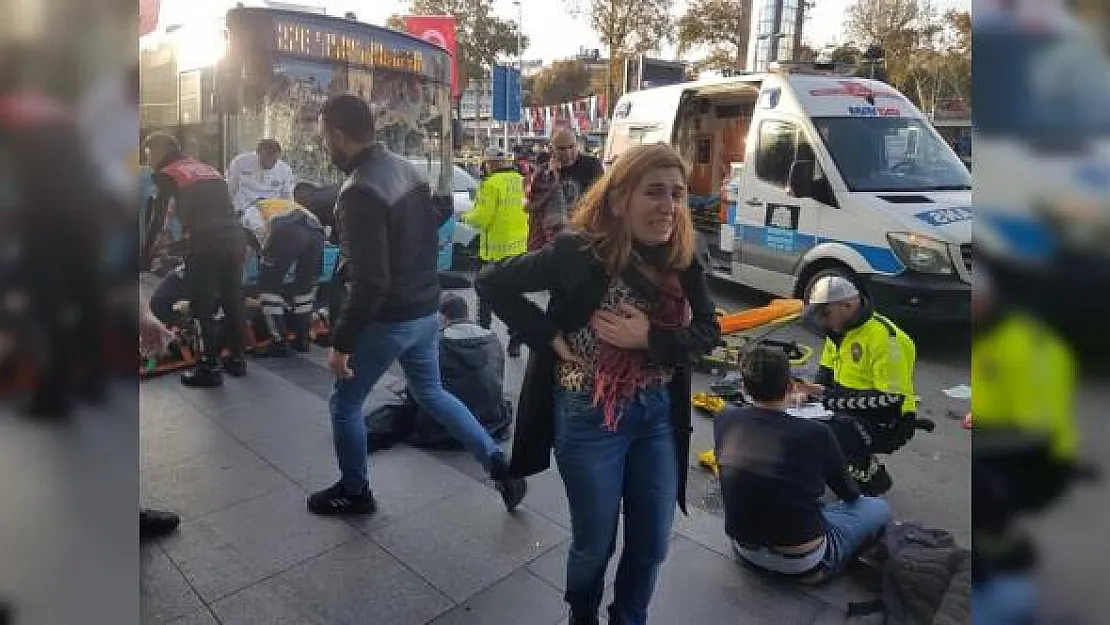 Son Dakika! Beşiktaş Meydanı'nda bir otobüs durağa daldı! 2'si ağır 13 yaralı
