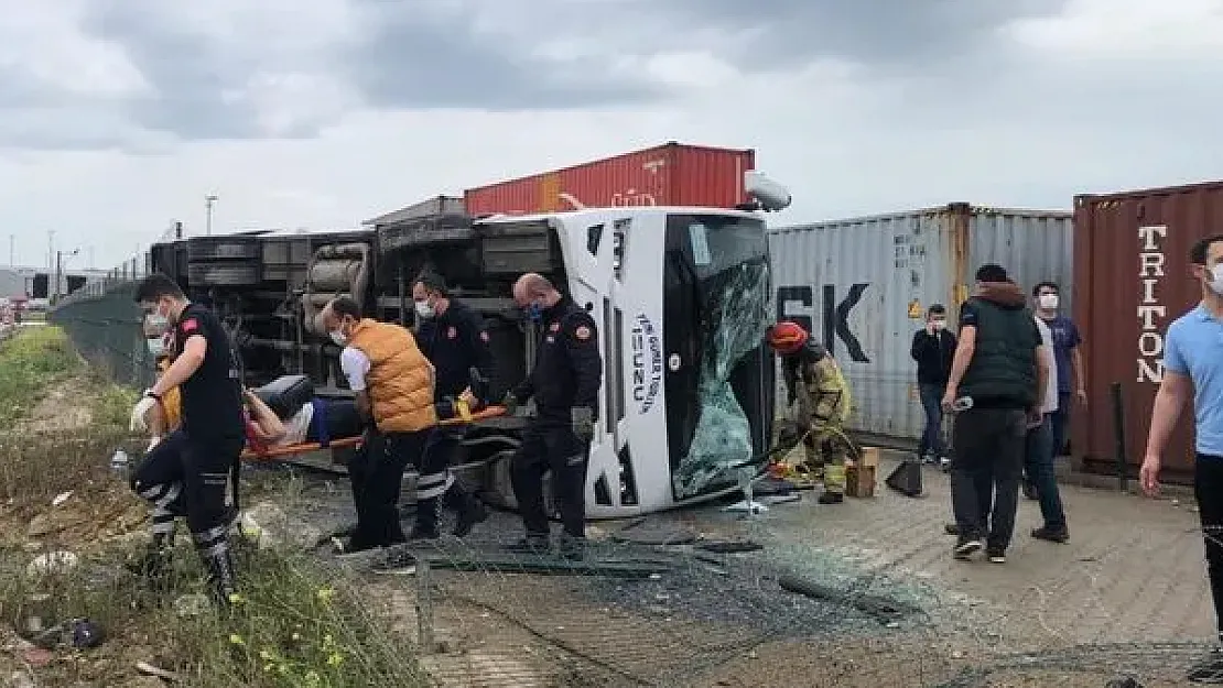 Son dakika Bursa'da işçileri taşıyan servis kaza yaptı! Ölü ve çok sayıda yaralı var!
