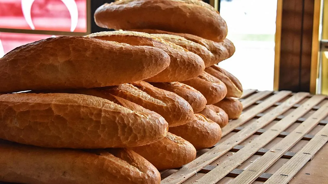 Son dakika ekmek fiyatlarına bir kez daha zam yapıldı! Yeni fiyatlar bugün geçerli oldu: İşte ekmek fiyat listesi
