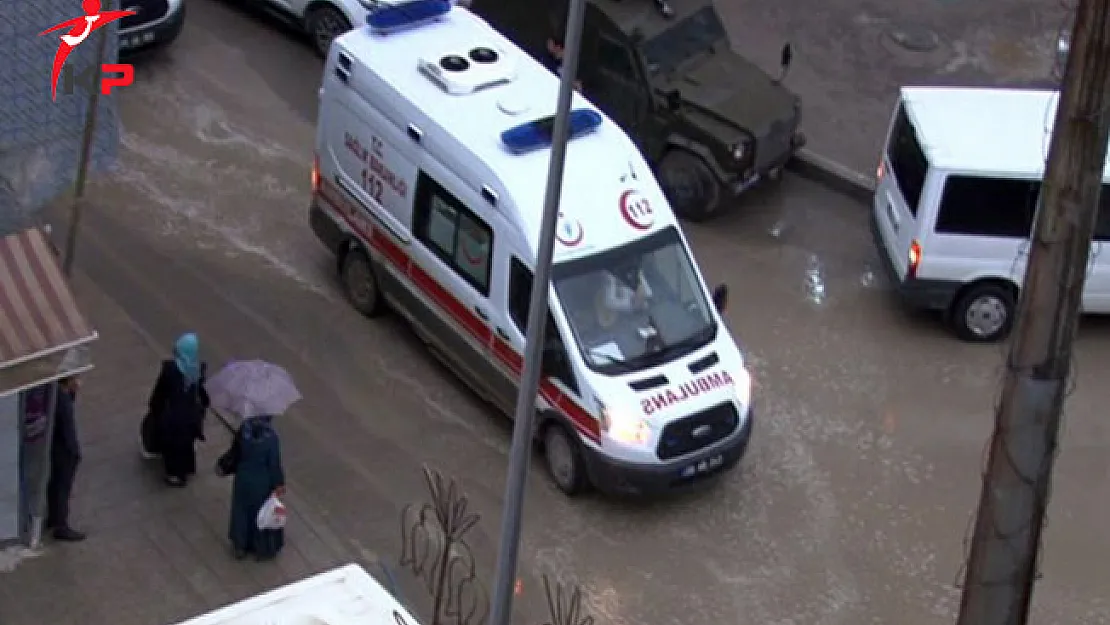 SON DAKİKA... Hakkari'de Polis Noktasına Yıldırım Düştü! Yaralılar Var