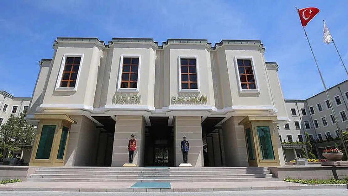 Son dakika İçişleri Bakanlığı kısıtlamaların kalktığı illeri tek tek açıkladı!