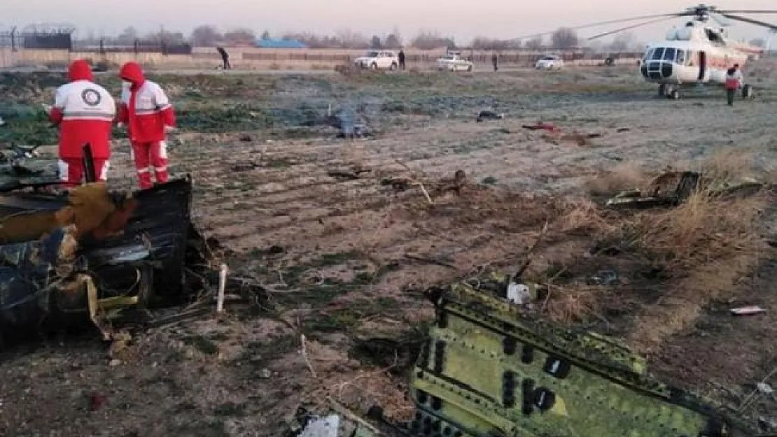 Son dakika! İran'da uçak düştü!